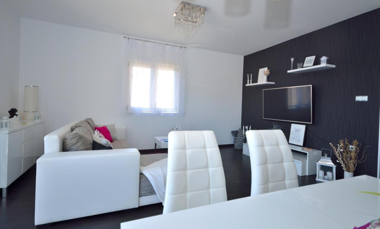 פרימוסטן Apartman Staro Selo מראה חיצוני תמונה
