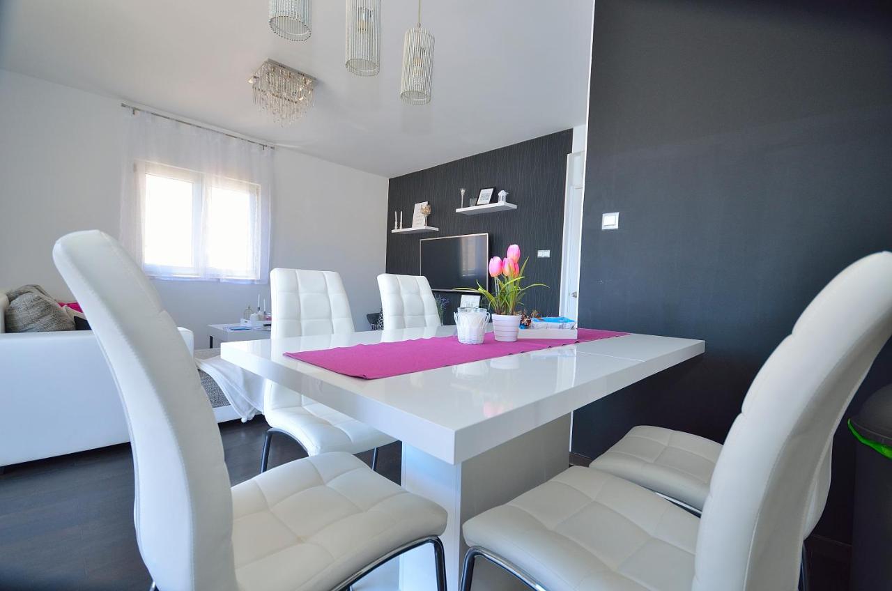 פרימוסטן Apartman Staro Selo מראה חיצוני תמונה
